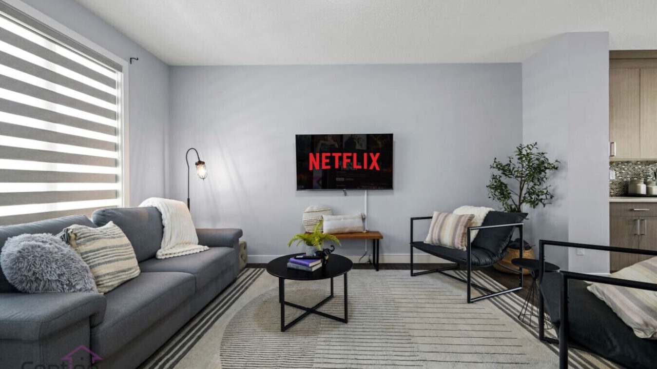 Photo of Livingroom in North Central Edmonton
