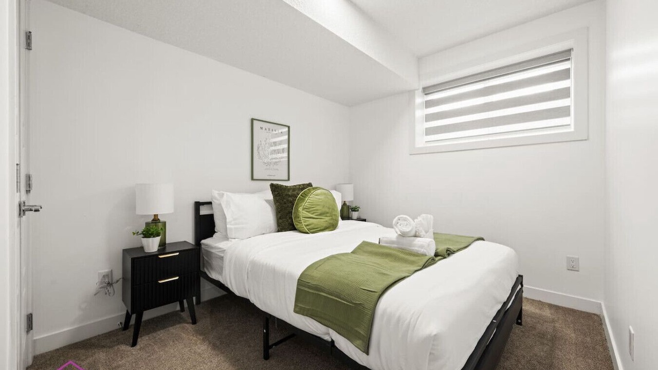 Photo of Bedroom in North Central Edmonton