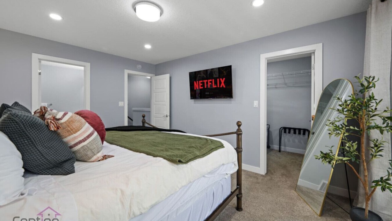 Photo of Bedroom in North Central Edmonton