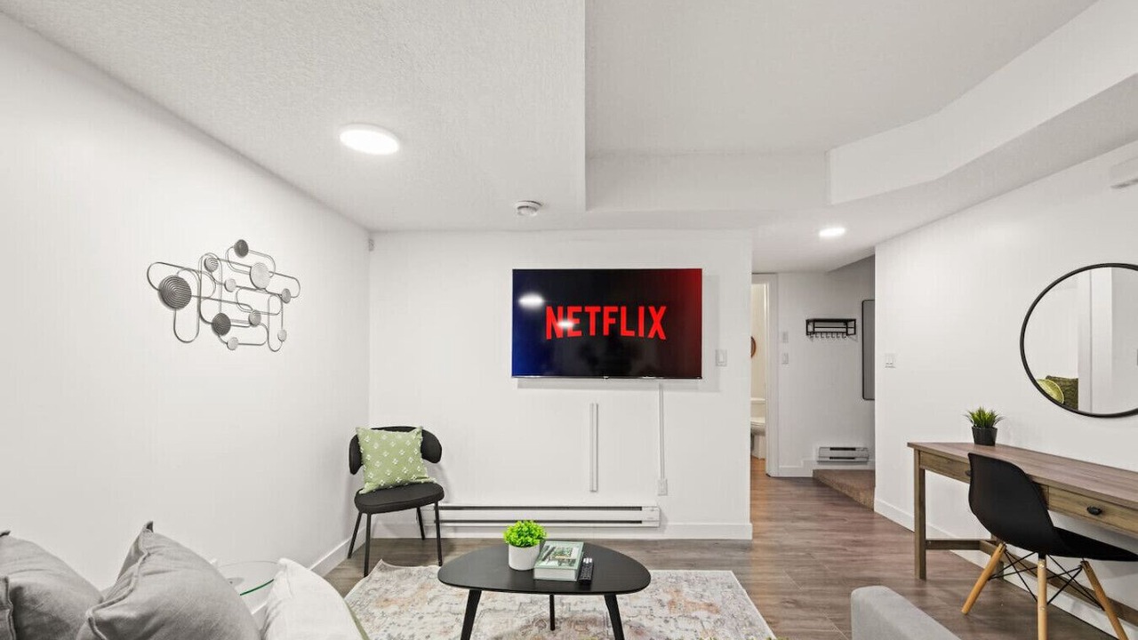 Photo of Livingroom in North Central Edmonton