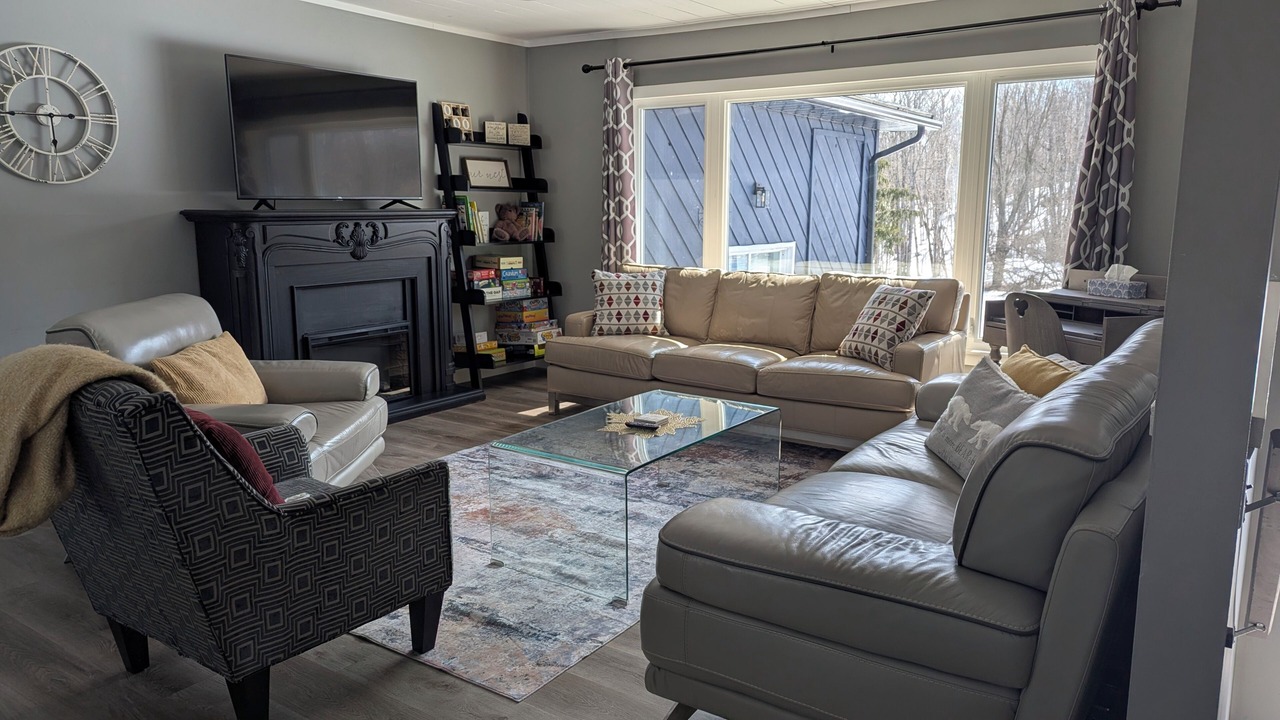 Photo of Livingroom in Trent Lakes