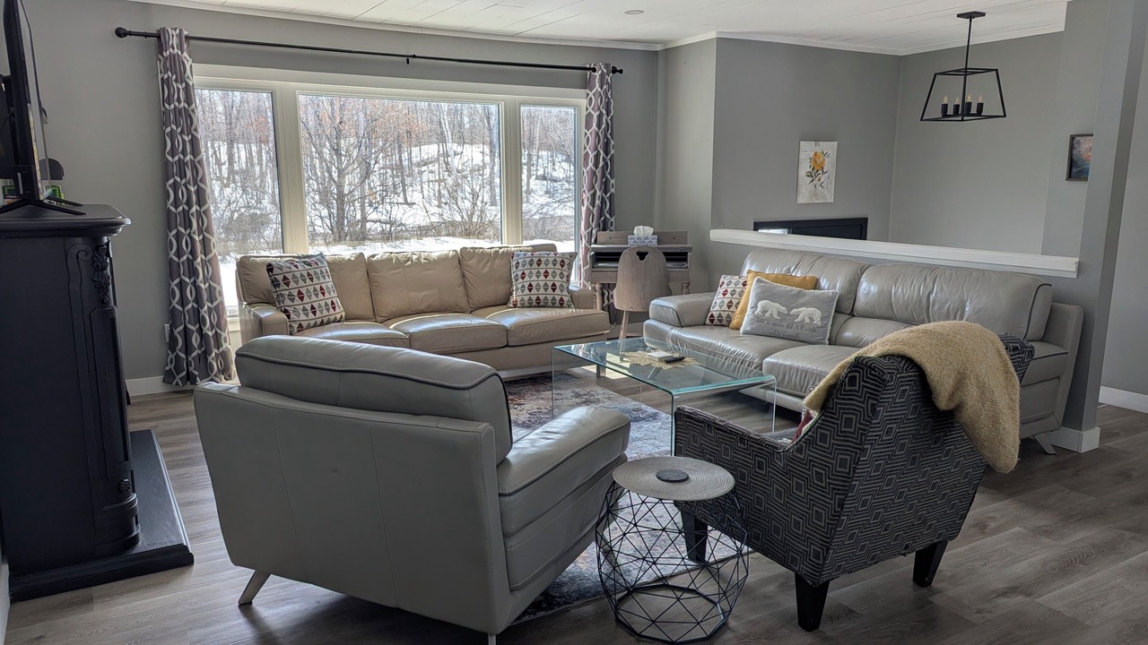 Photo of Livingroom in Trent Lakes