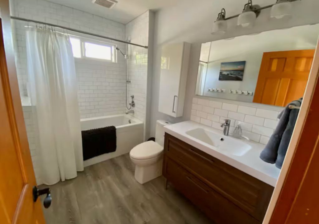 Photo of Bathroom in Brackendale