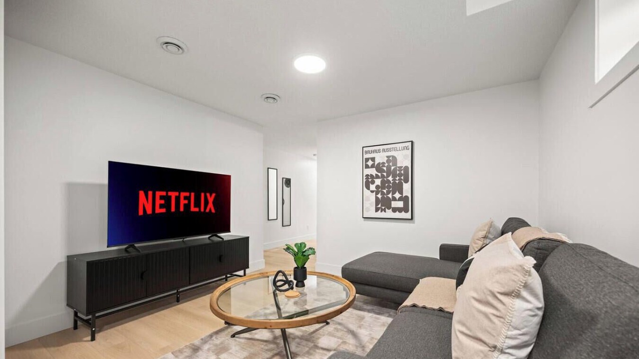 Photo of Livingroom in Northwest Edmonton
