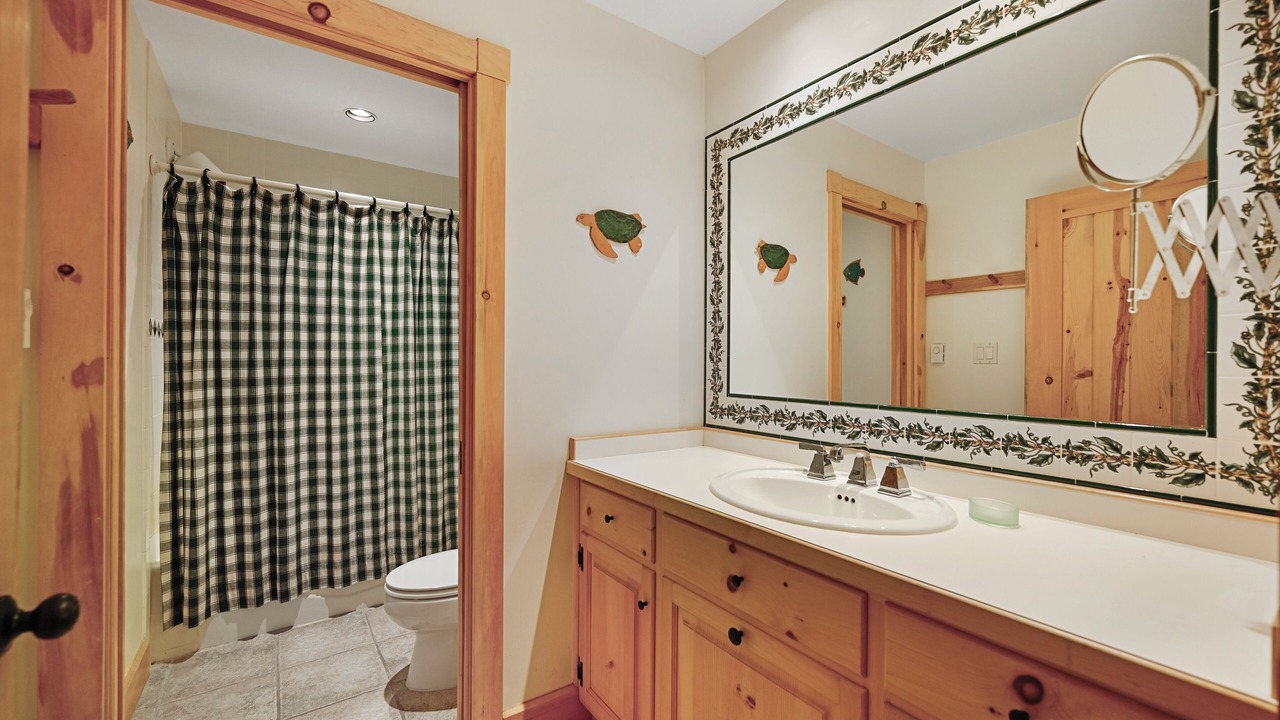 Photo of Bathroom in Leeds and the Thousand Islands