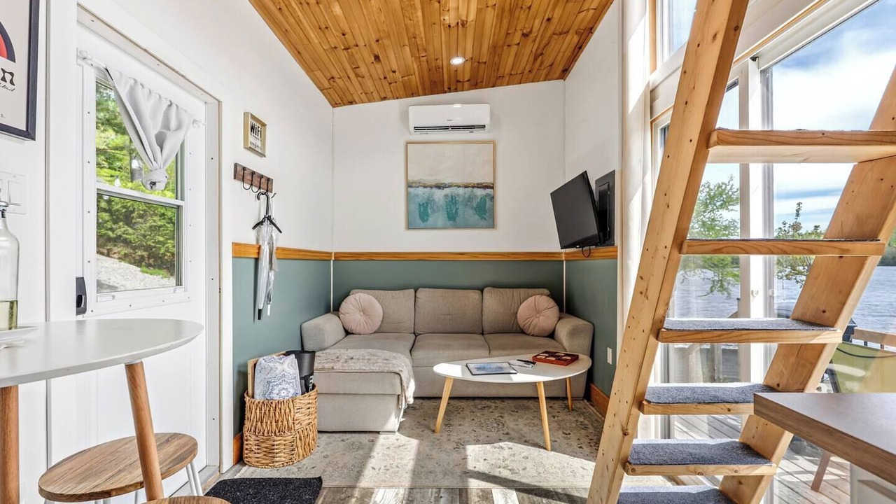 Photo of Livingroom in Lunenburg County