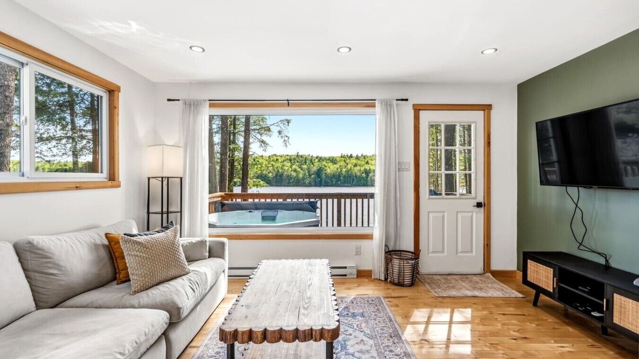 Photo of Livingroom in Lunenburg County