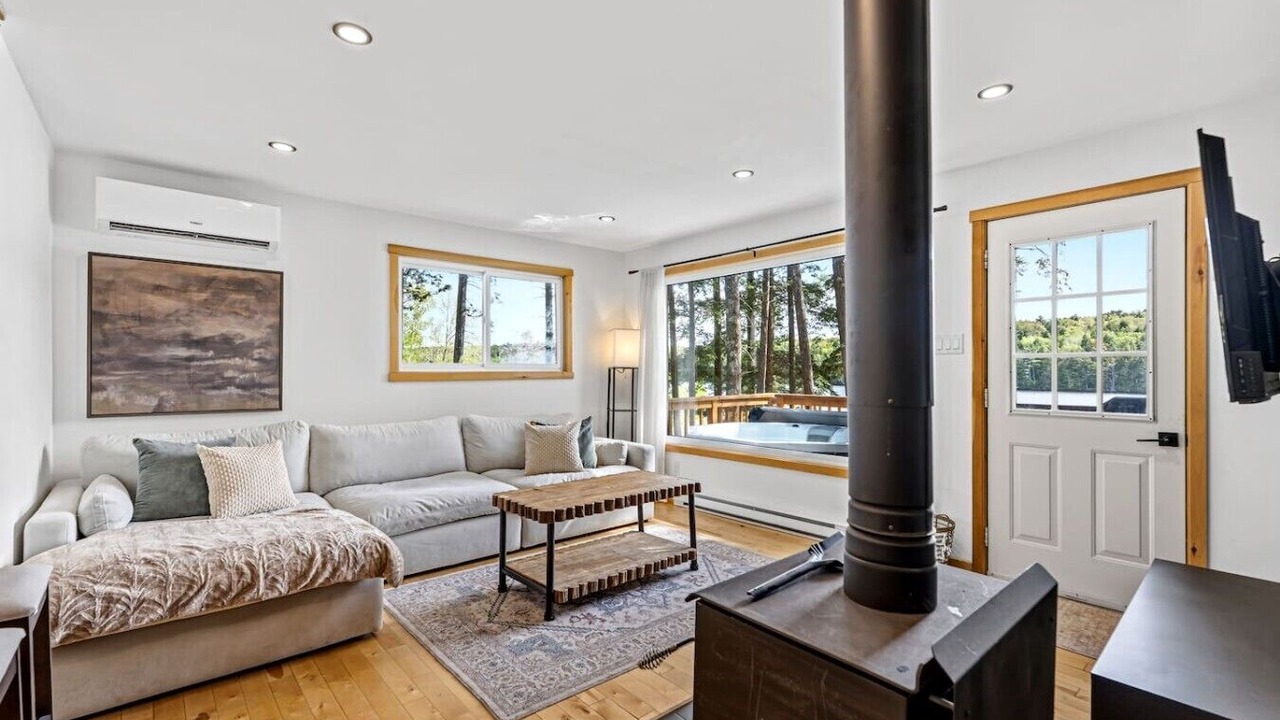 Photo of Livingroom in Lunenburg County