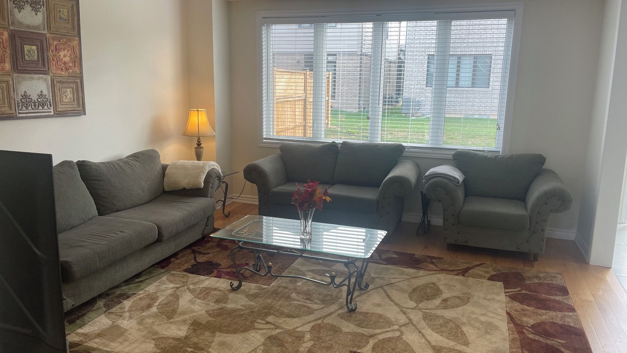 Photo of Livingroom in Thorold
