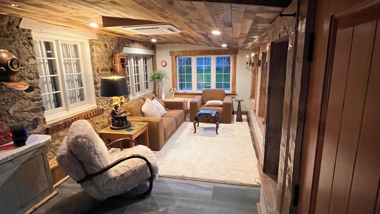 Photo of Livingroom in Conneaut
