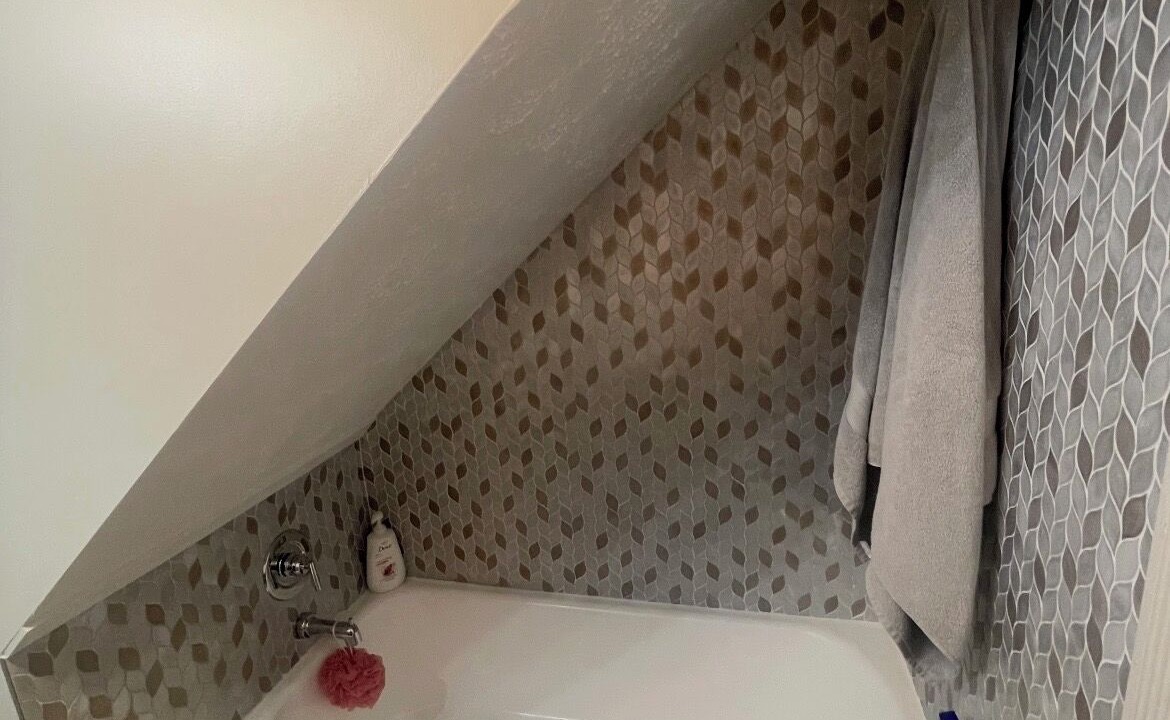 Photo of Bathroom in Conneaut