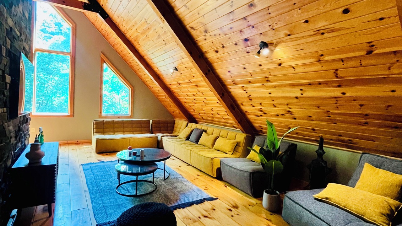 Photo of Livingroom in Rideau Lakes