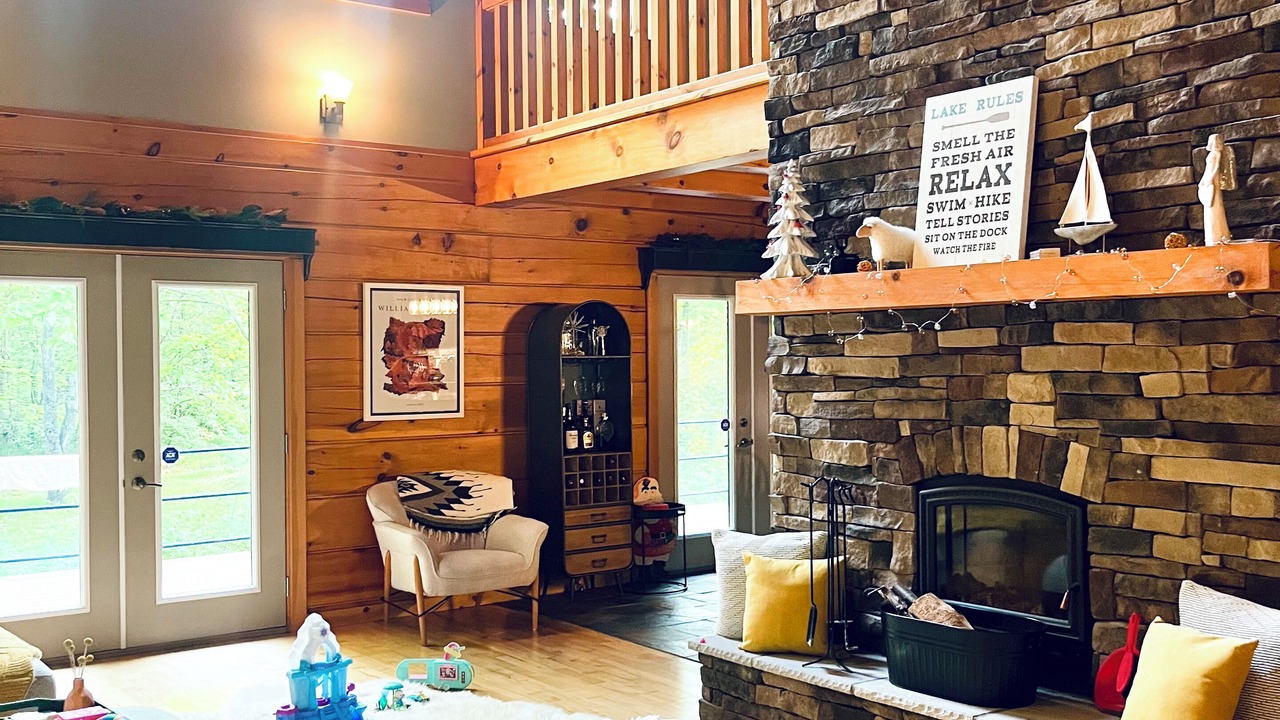 Photo of Livingroom in Rideau Lakes