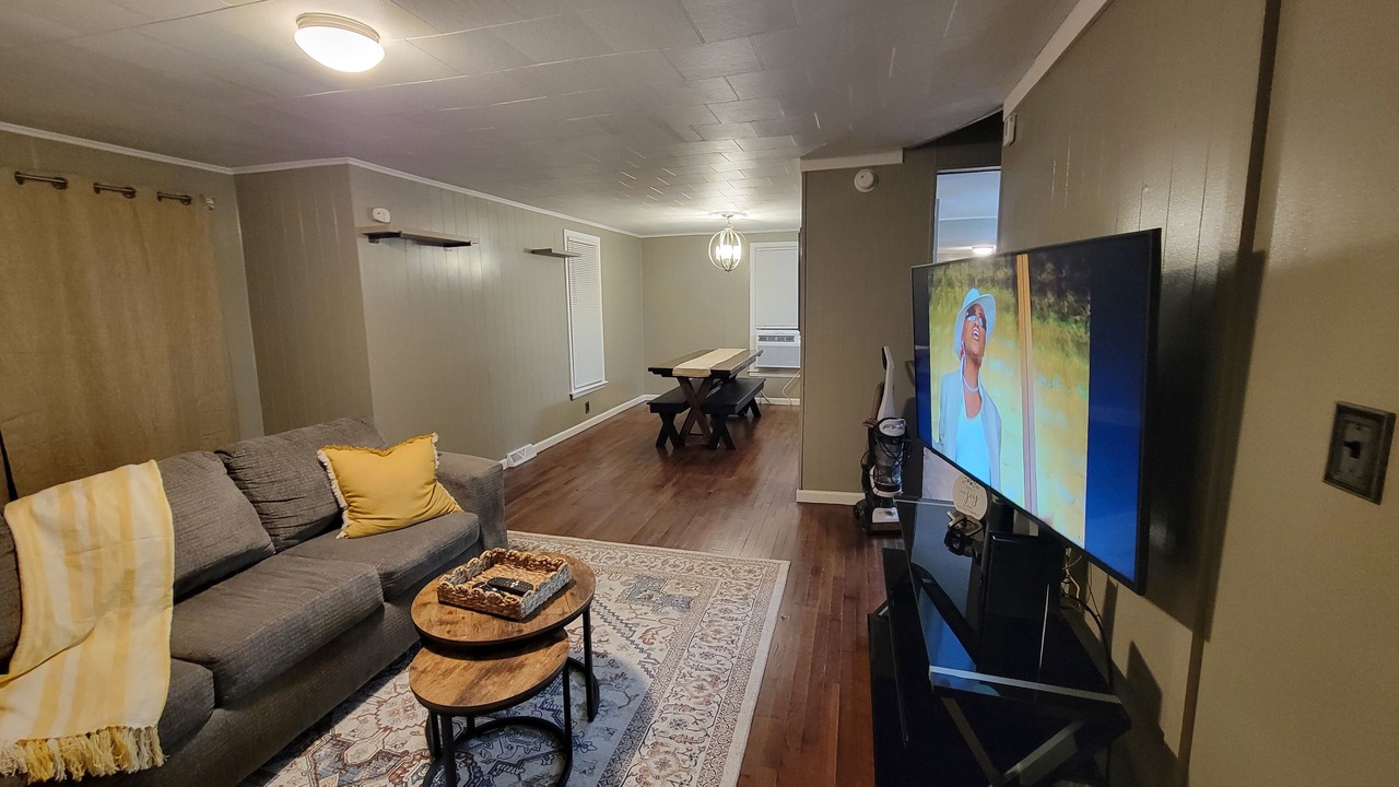 Photo of Livingroom in Oneonta