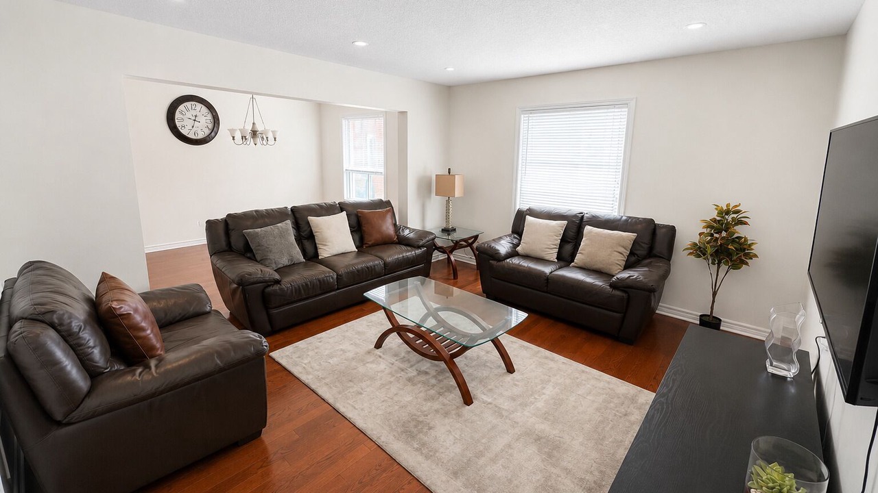 Photo of Livingroom in Orangeville