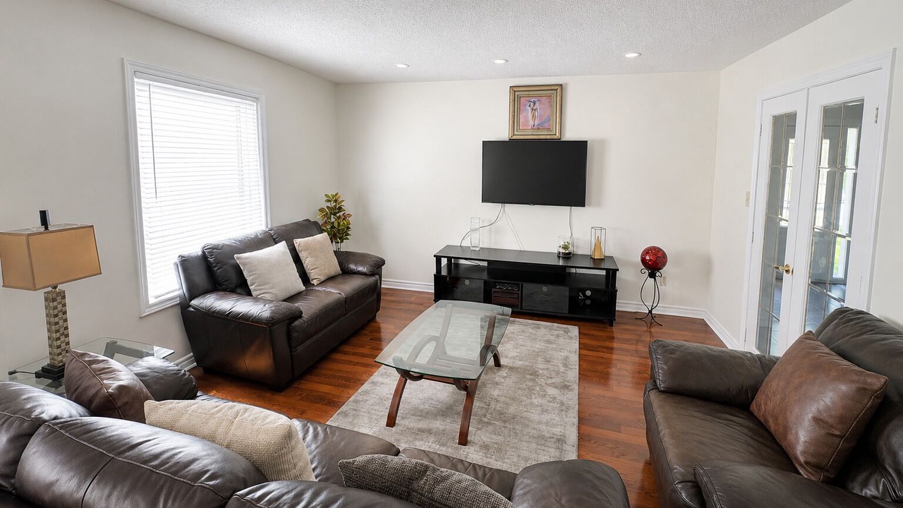 Photo of Livingroom in Orangeville