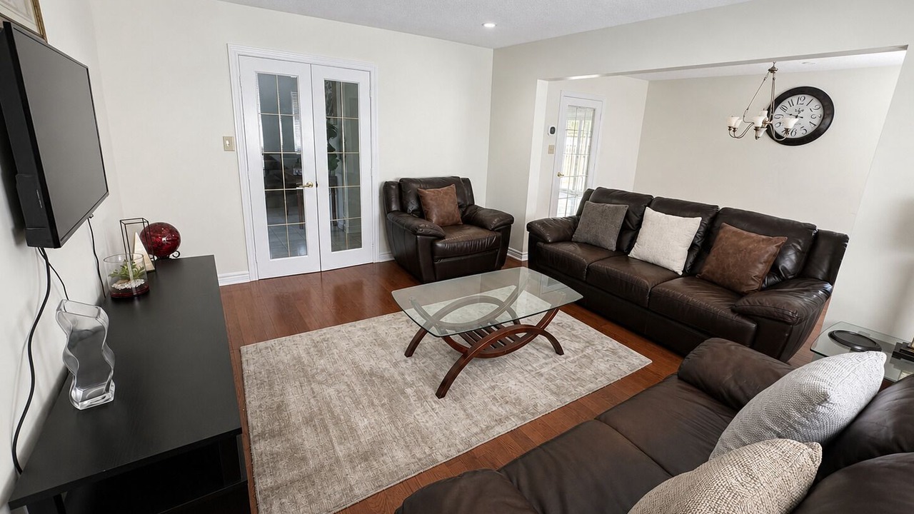 Photo of Livingroom in Orangeville