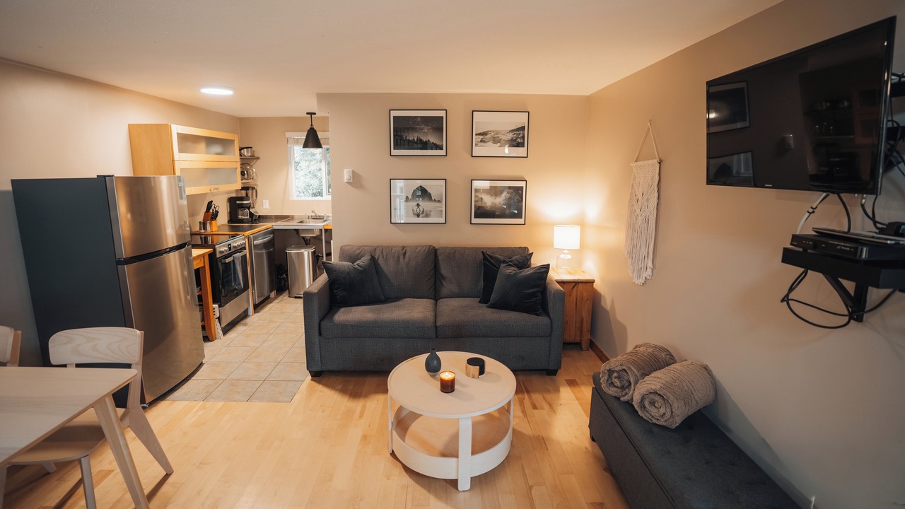 Photo of Livingroom in Ucluelet