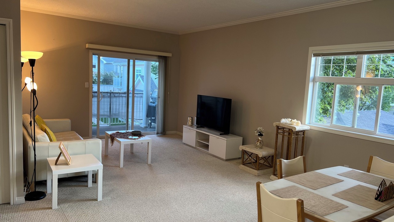 Photo of Livingroom in Southeast Edmonton