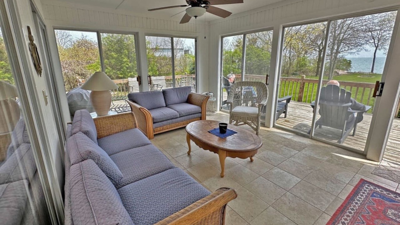 Photo of Livingroom in Kelleys Island