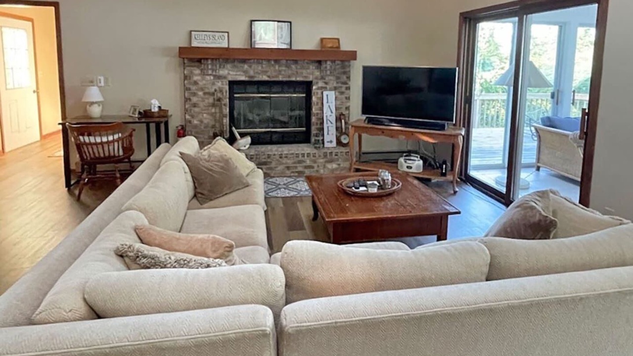 Photo of Livingroom in Kelleys Island
