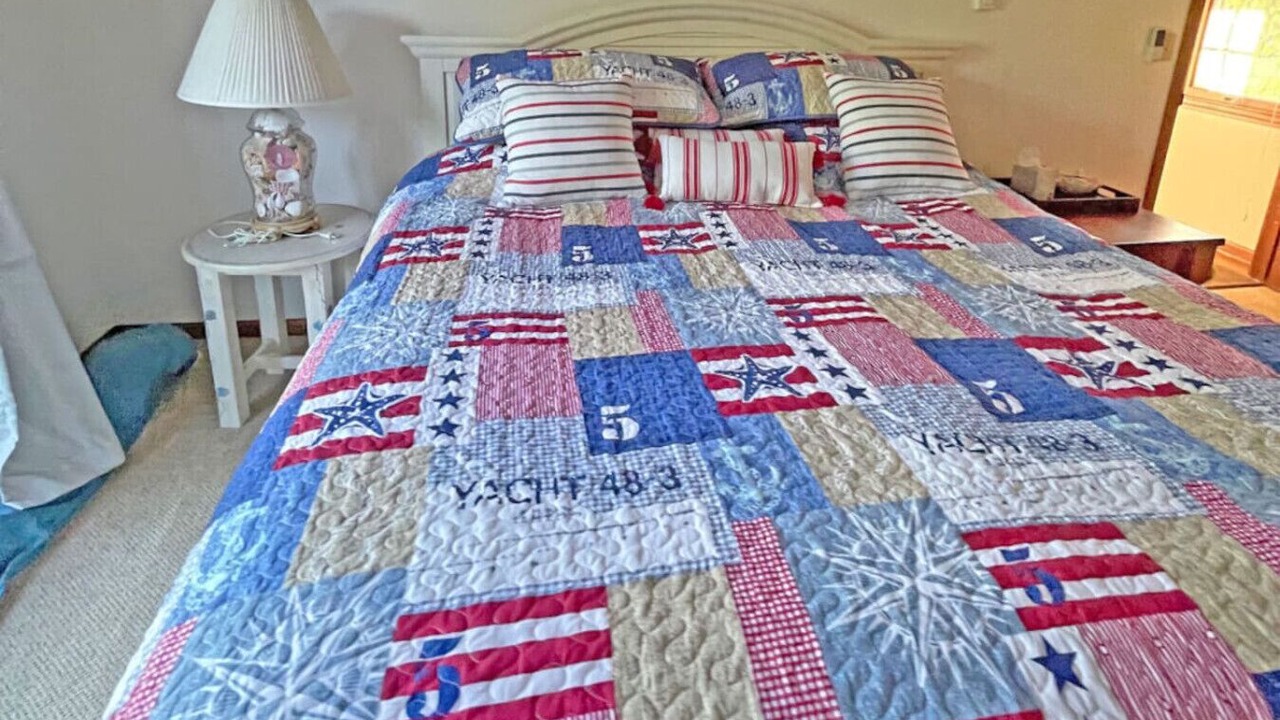 Photo of Bedroom in Kelleys Island