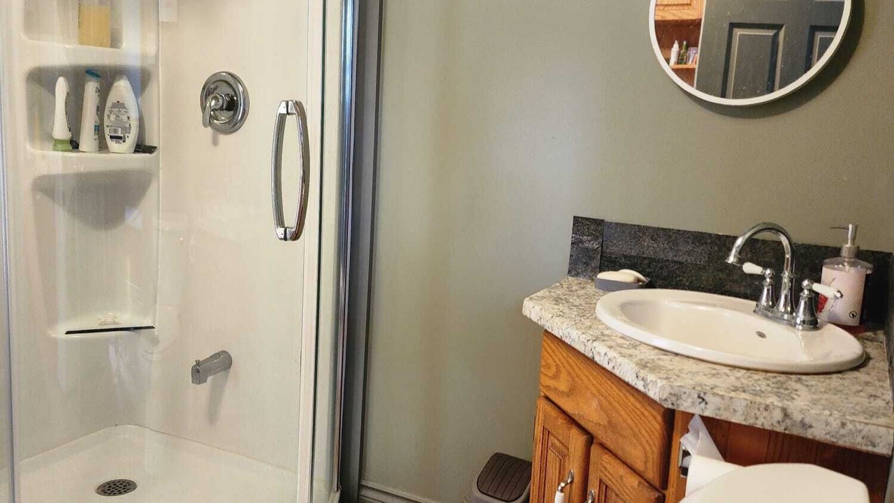 Photo of Bathroom in Amaranth