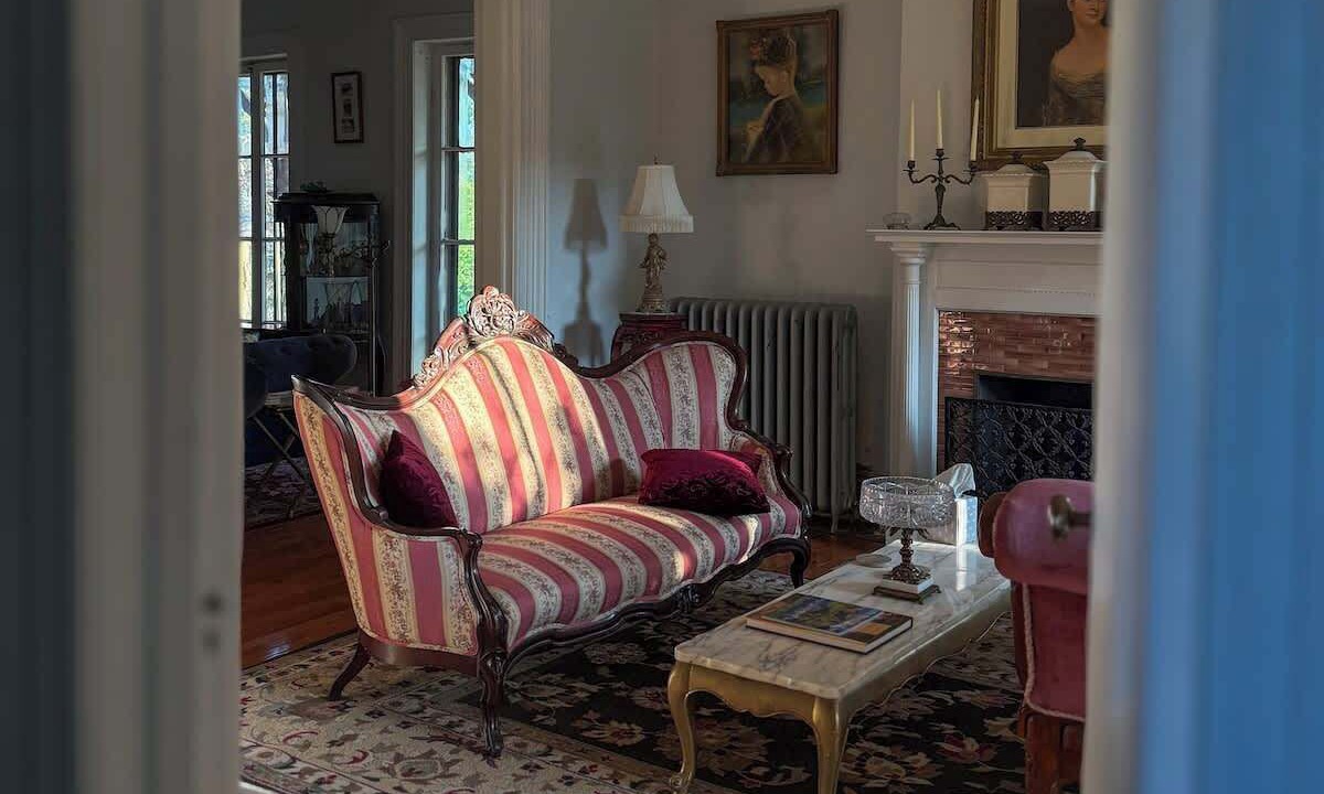 Photo of Livingroom in Seneca Falls