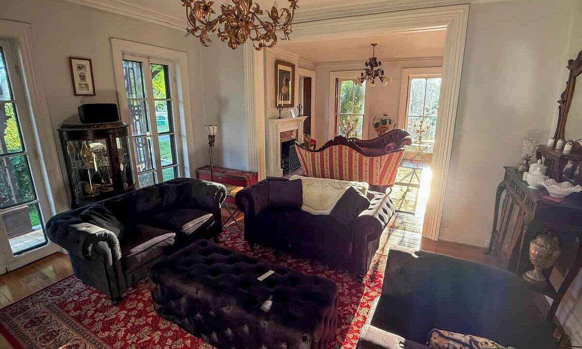 Photo of Livingroom in Seneca Falls