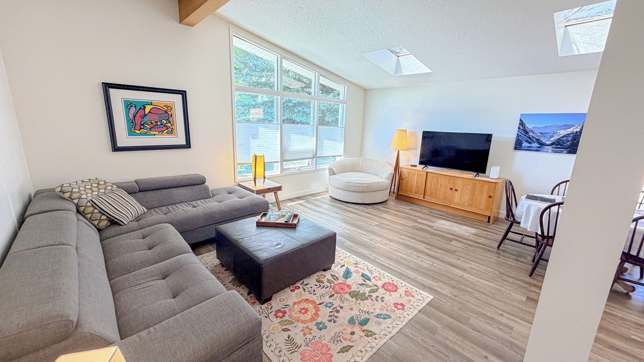 Photo of Livingroom in Northwest Calgary