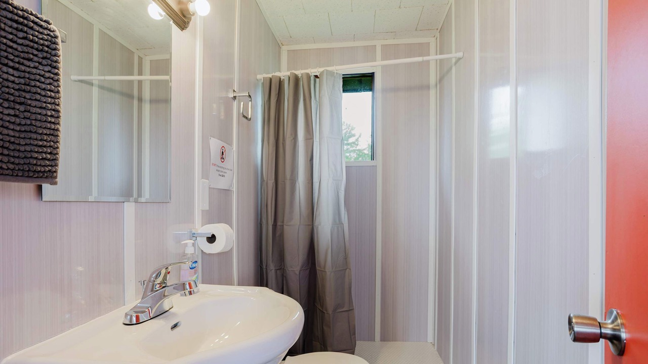 Photo of Bathroom in Carling