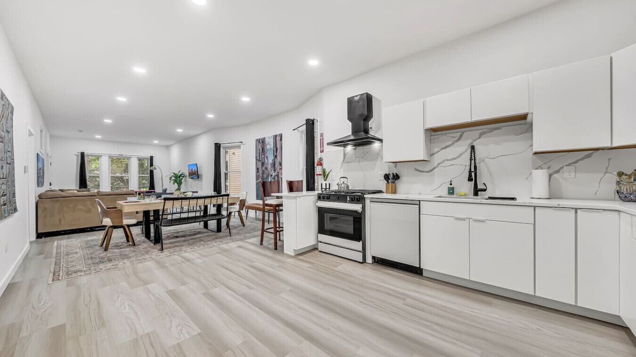 Photo of Kitchen in Front Park