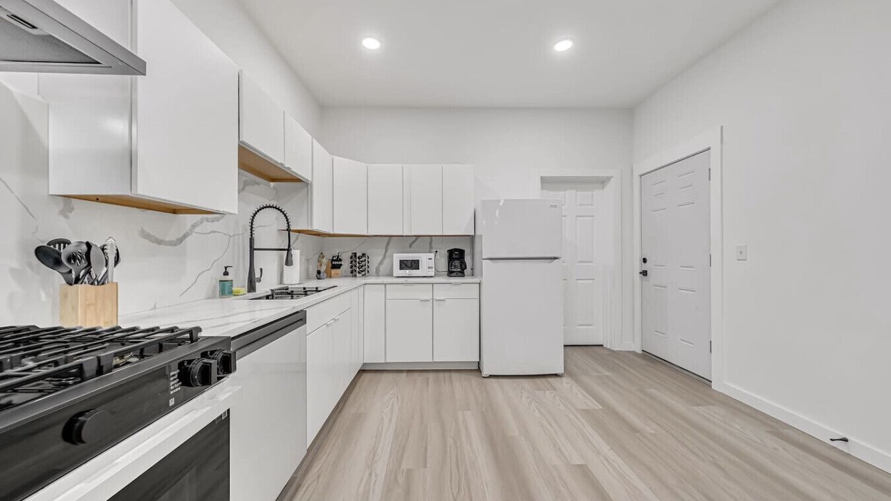 Photo of Kitchen in Front Park