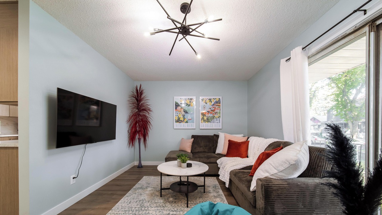 Photo of Livingroom in North Central Edmonton