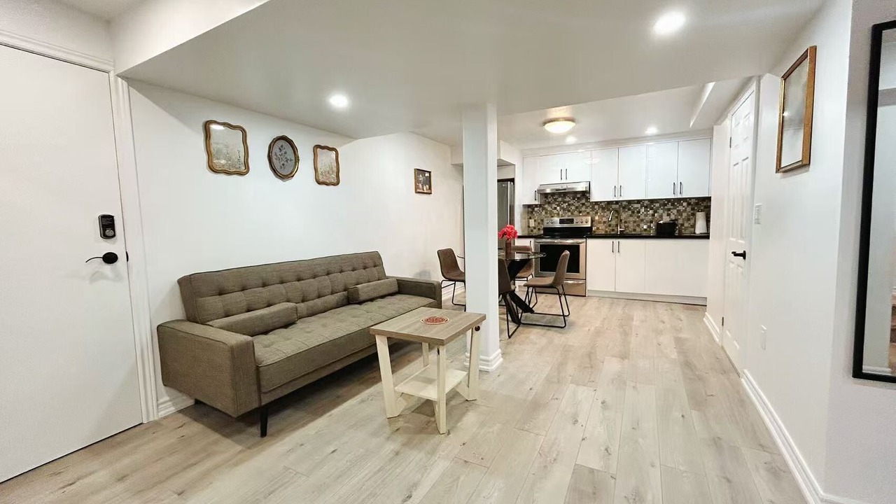 Photo of Livingroom in Ajax