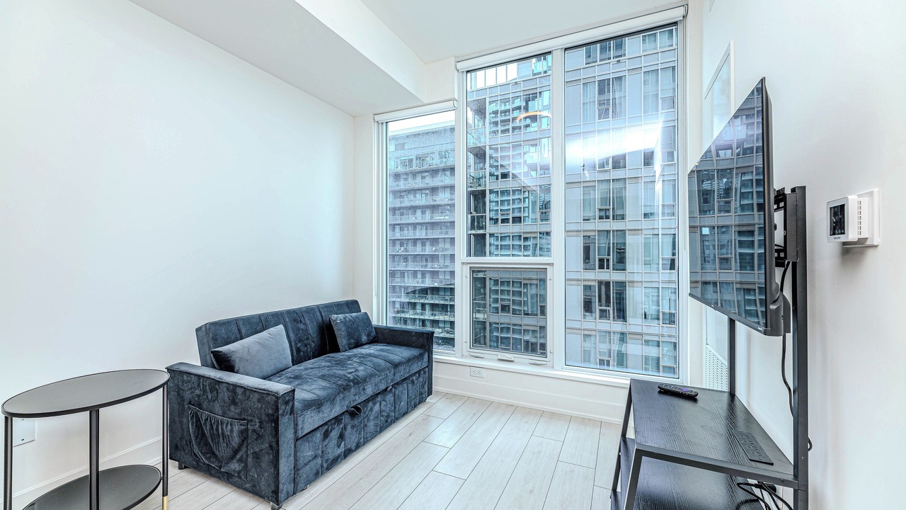 Photo of Livingroom in Toronto Entertainment District