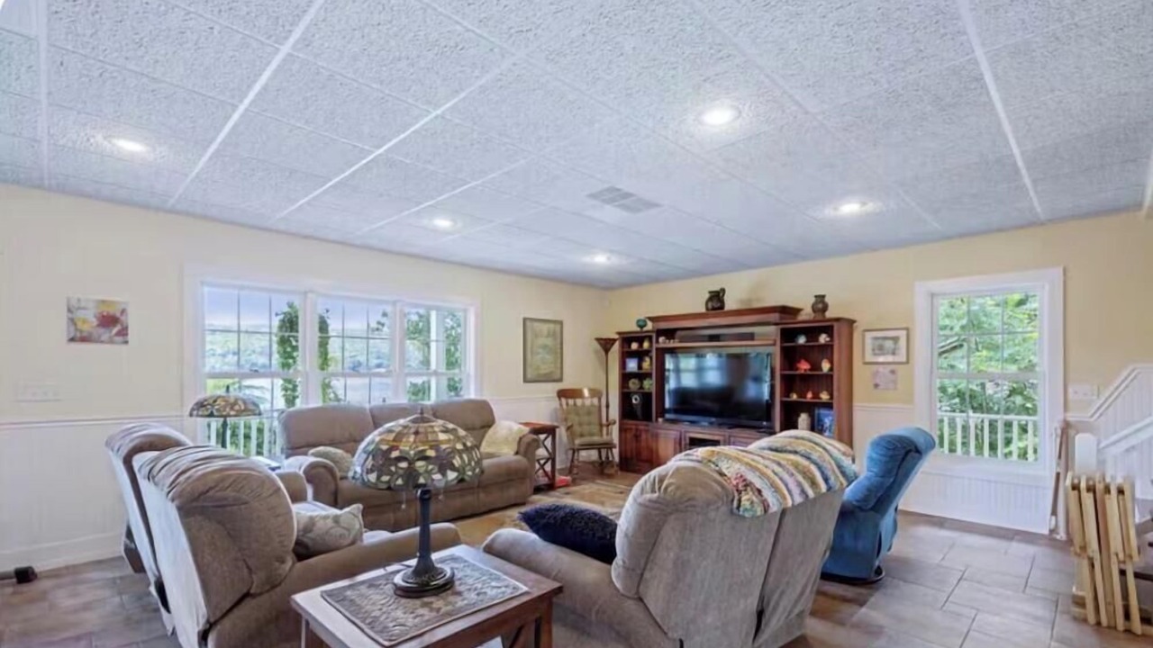Photo of Livingroom in Hammondsport