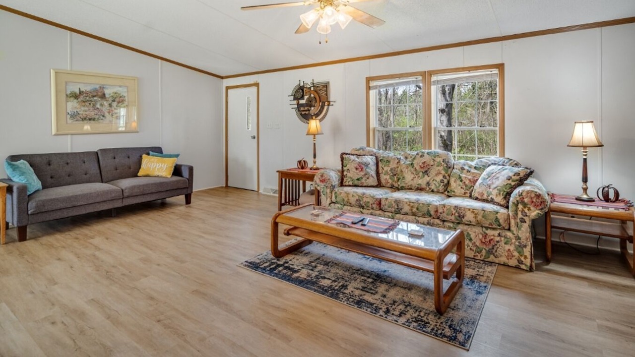 Photo of Livingroom in Seneca Falls