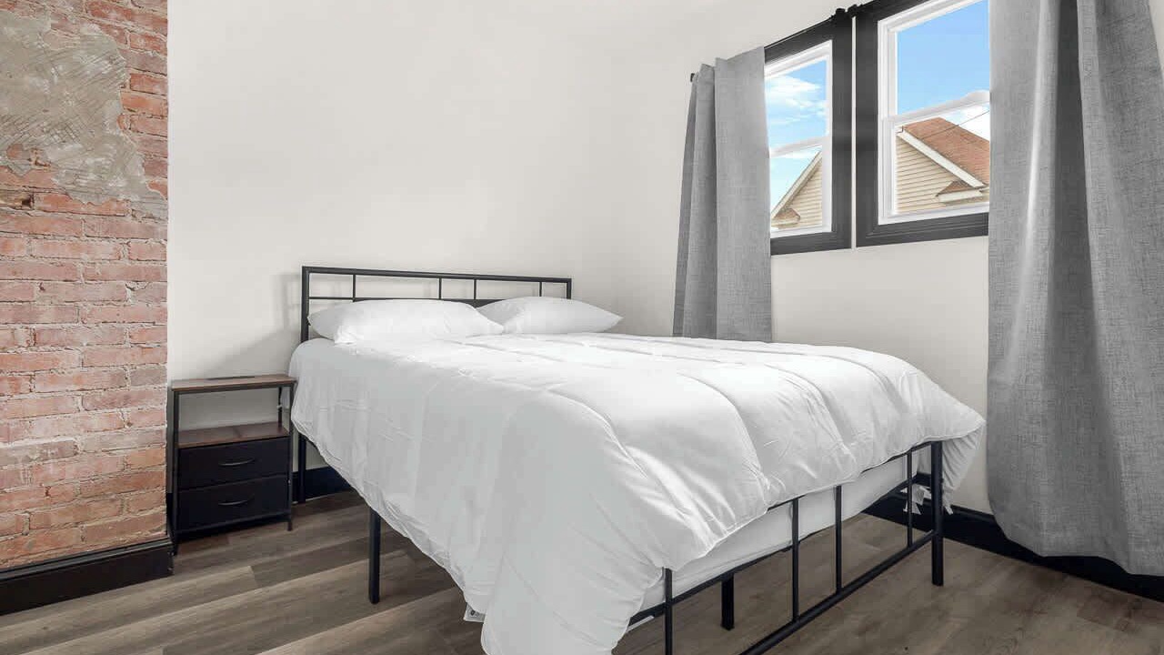 Photo of Bedroom in Downtown Niagara Falls