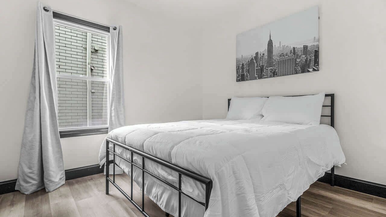 Photo of Bedroom in Downtown Niagara Falls