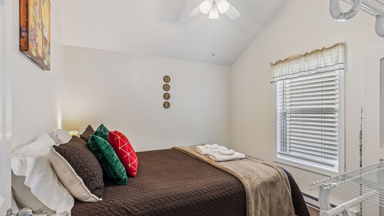 Photo of Bedroom in Geneva-on-the-Lake