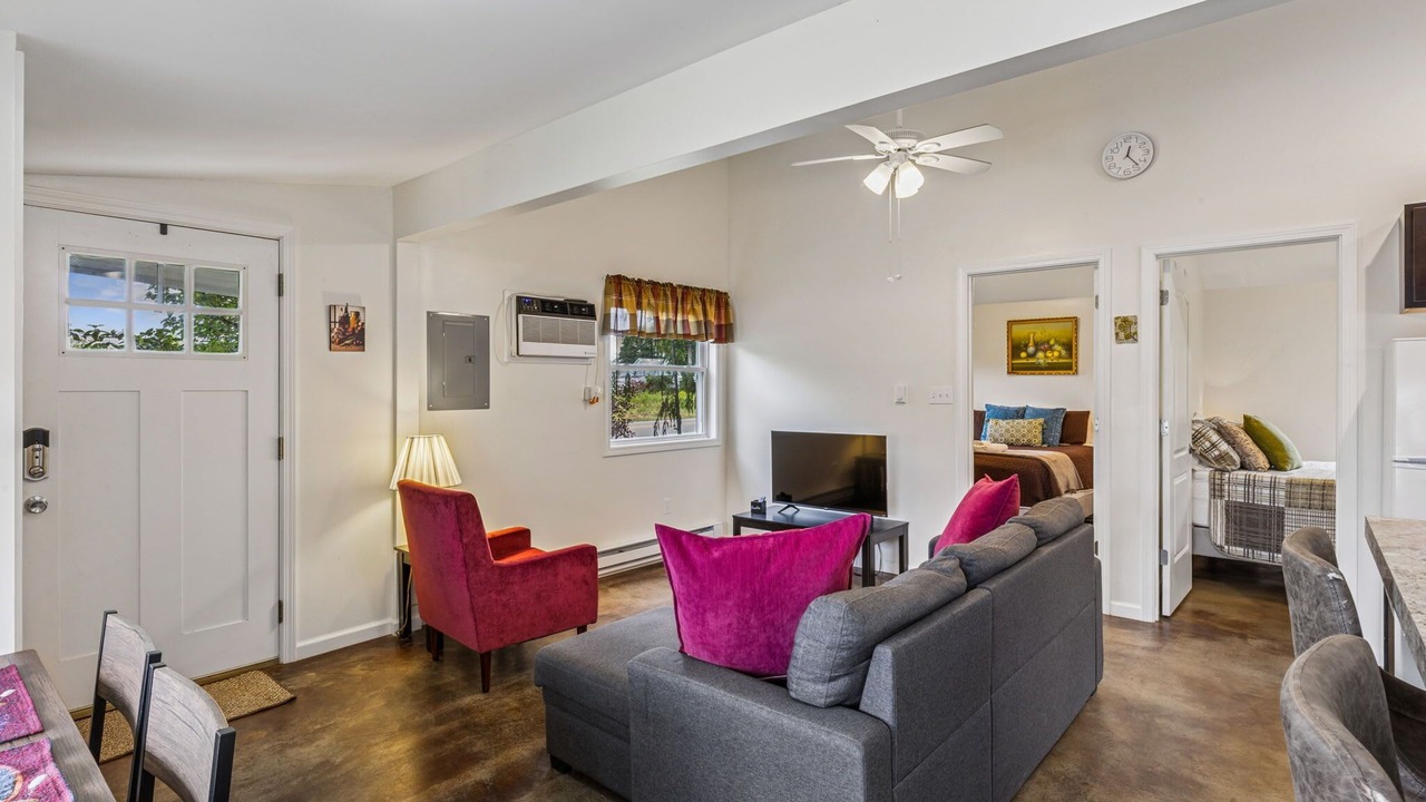 Photo of Livingroom in Geneva-on-the-Lake