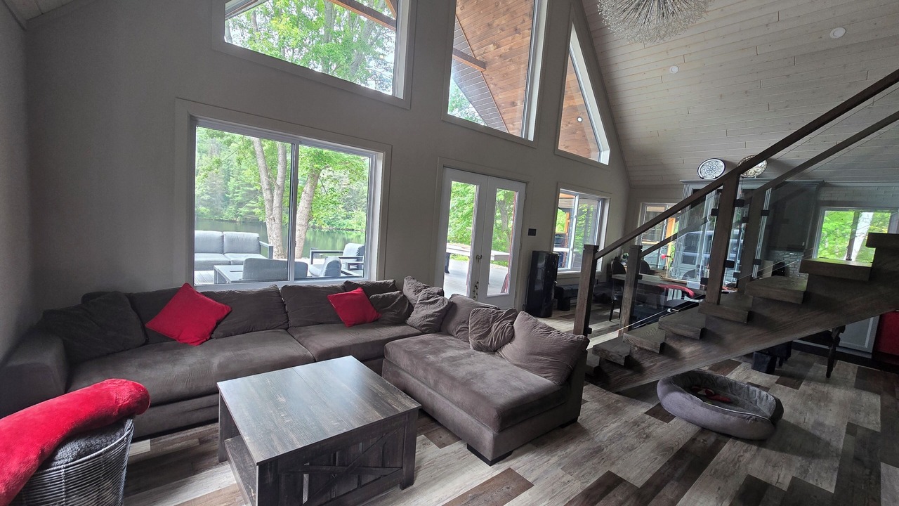 Photo of Livingroom in Mansfield-et-Pontefract