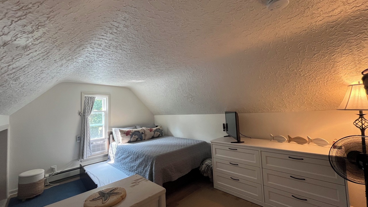Photo of Bedroom in Conneaut
