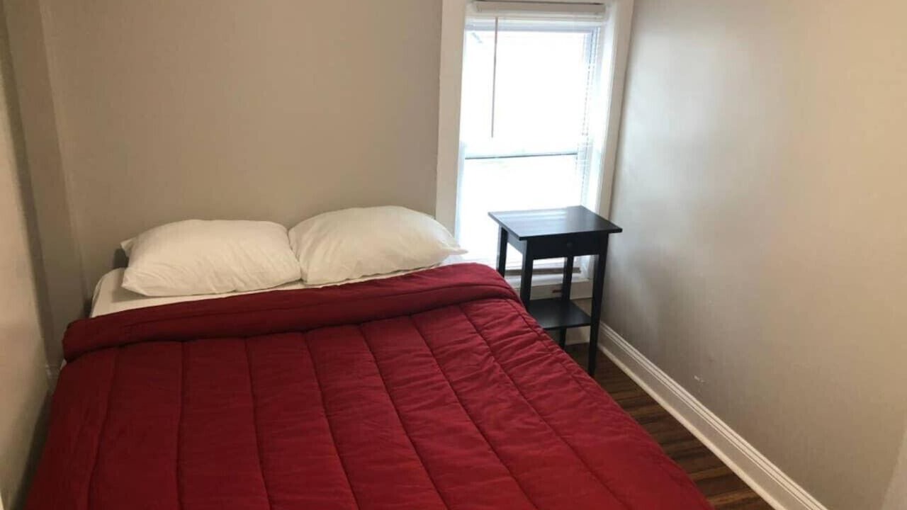 Photo of Bedroom in Detroit - Shoreway