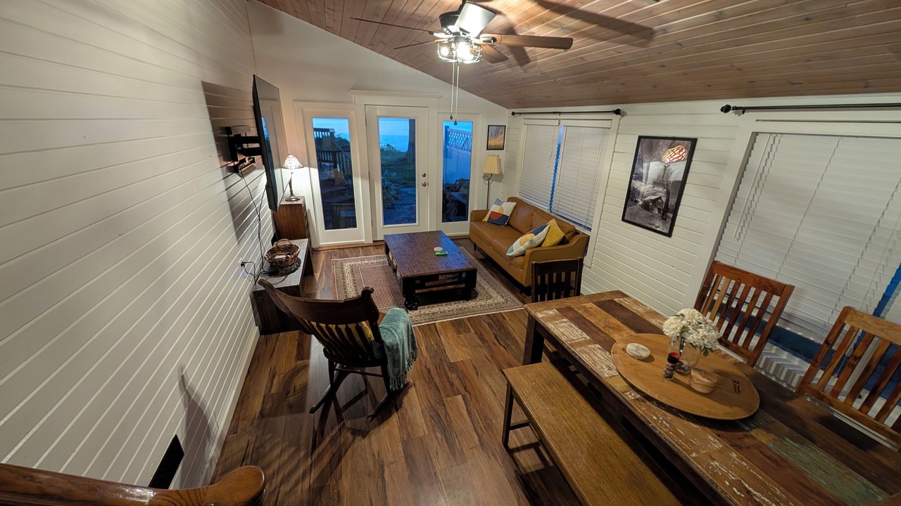 Photo of Livingroom in Madison - Lakeland