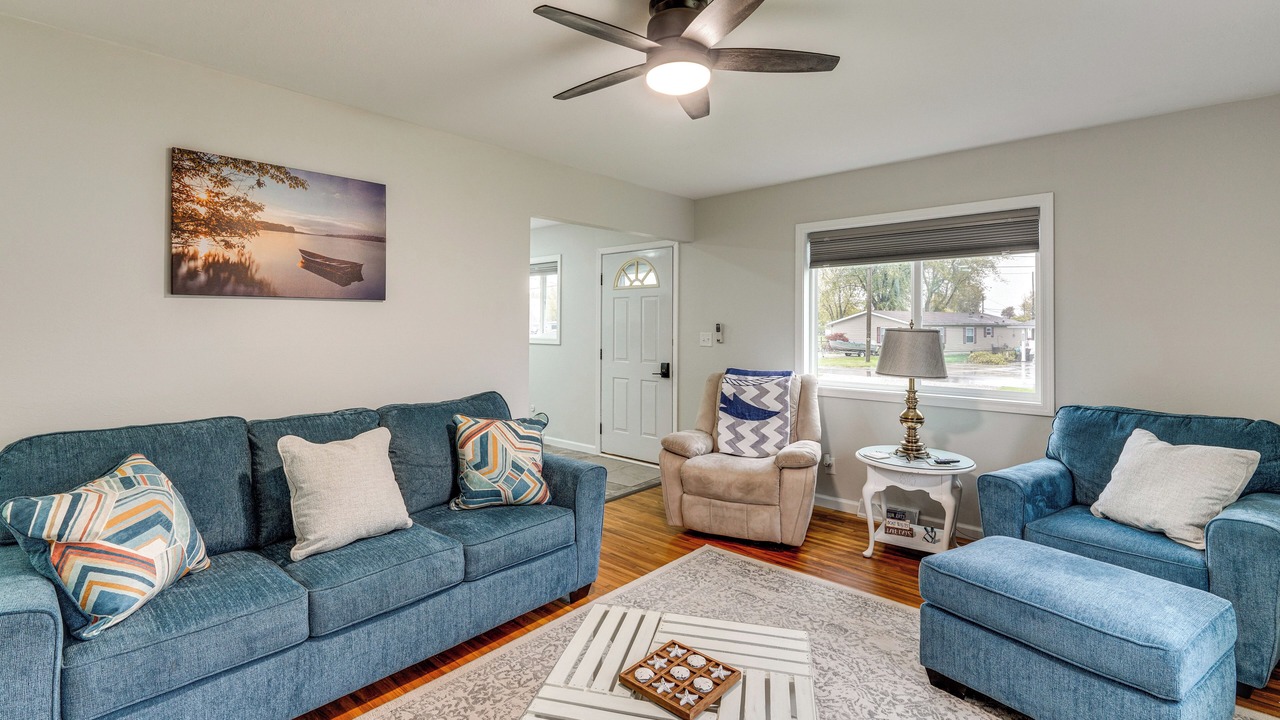 Photo of Livingroom in Port Clinton