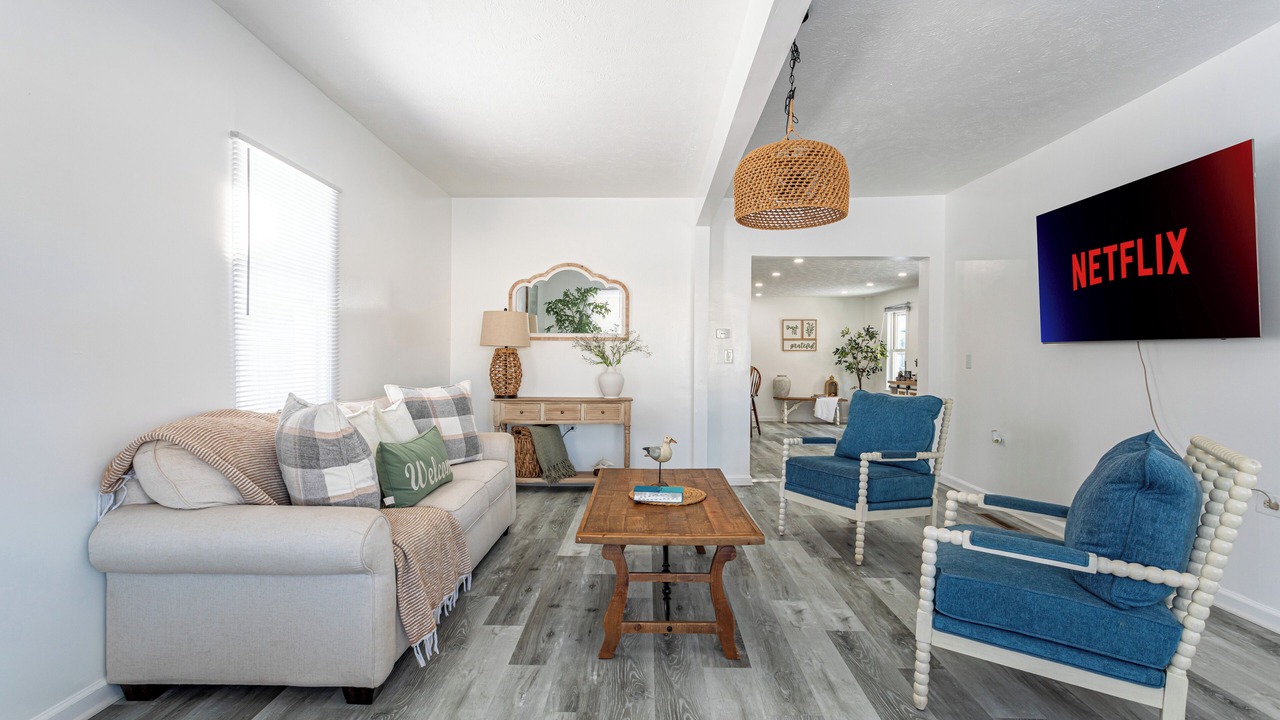 Photo of Livingroom in Alton