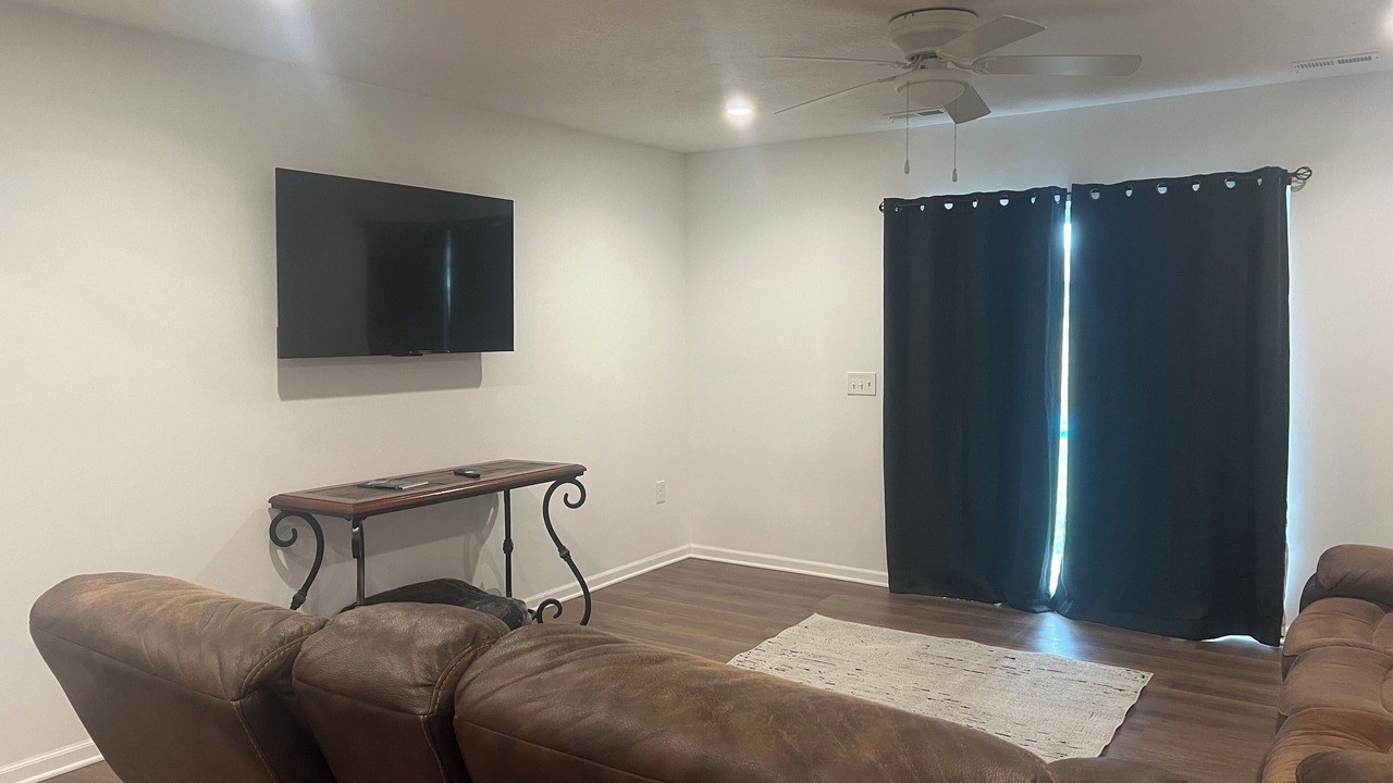 Photo of Livingroom in Eastlake
