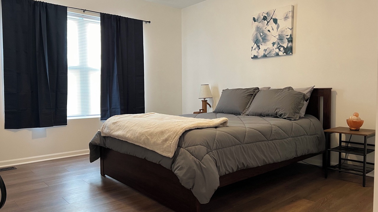 Photo of Bedroom in Eastlake